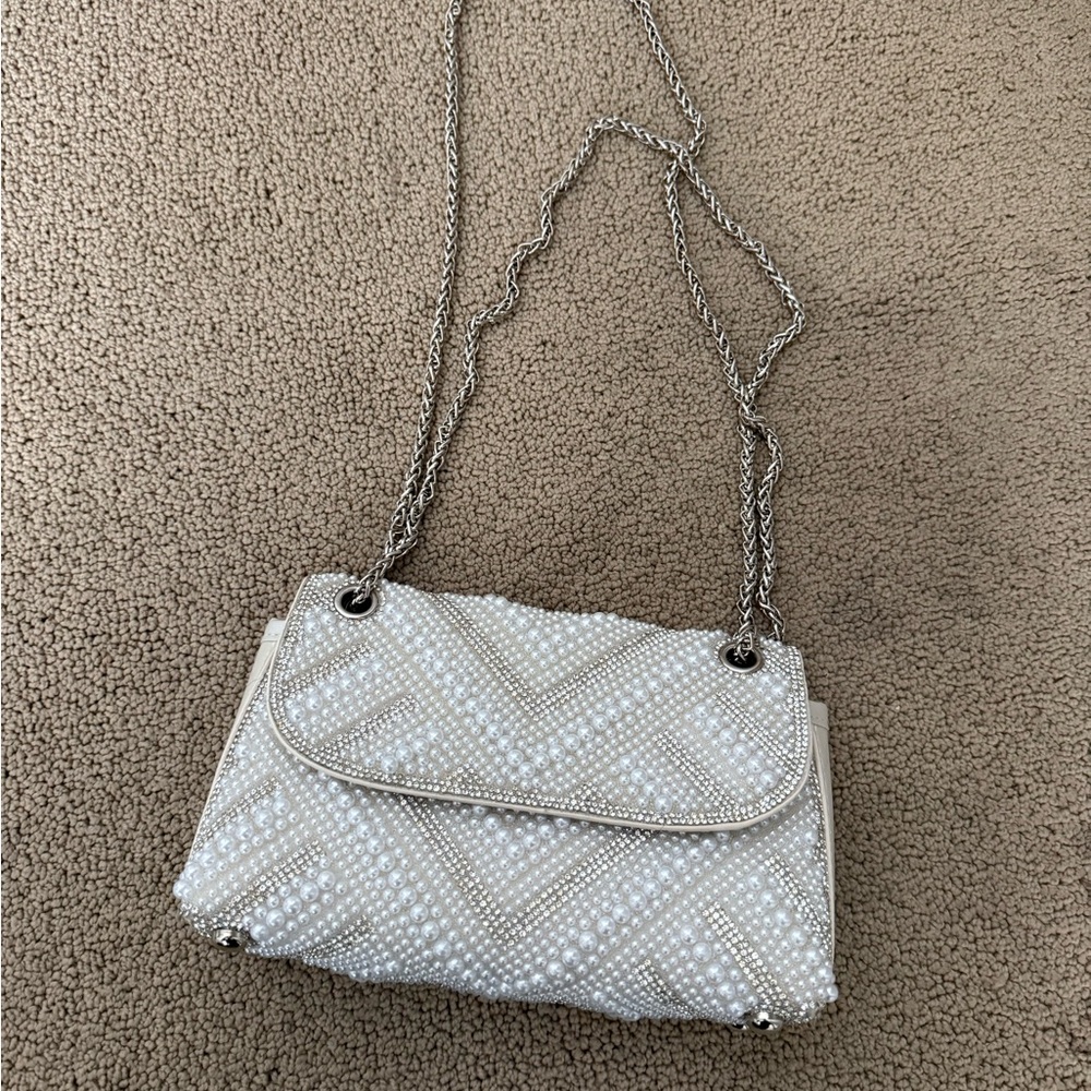 Elegant White/Silver Pearl and rhinestone handbag